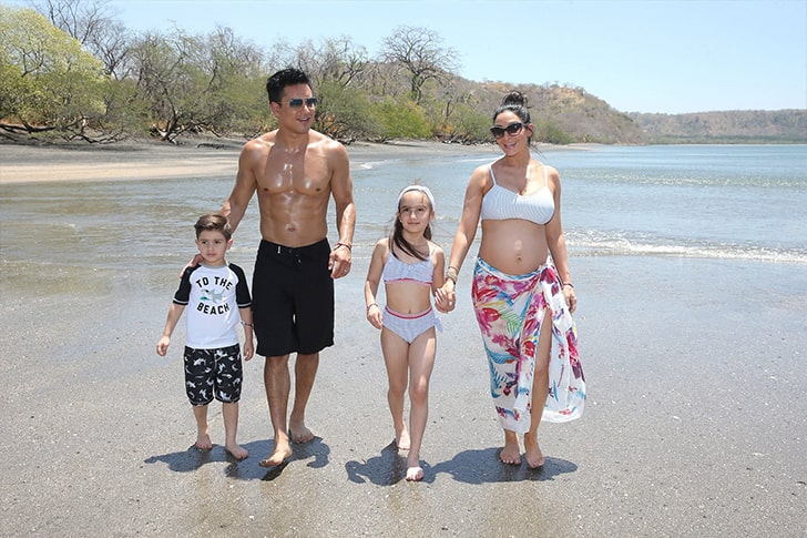 Mario Lopez – Goes On Family Vacations In Costa Rica