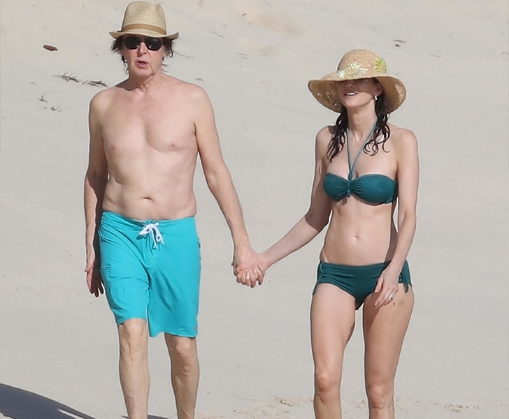 Paul McCartney & Heather Mills – Show Some PDA On The Beach In St. Barts